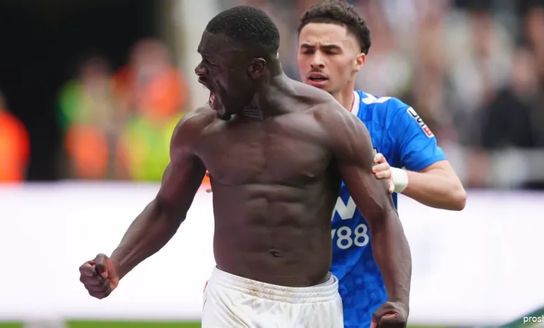 Buitenland: Hato wacht topaffiche in Premier League, Brobbey in actie met Sunderland