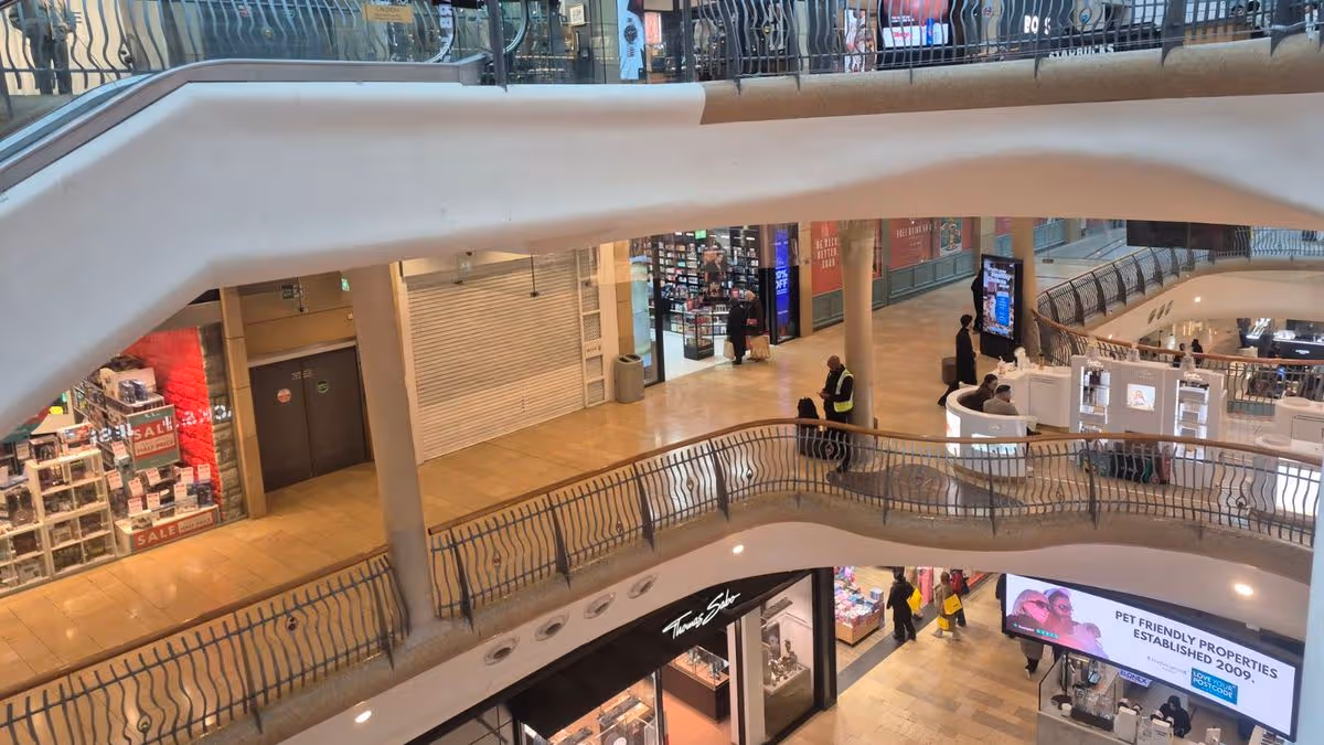 Bullring shop opens in style with shoppers receiving free 'Brummie gift'