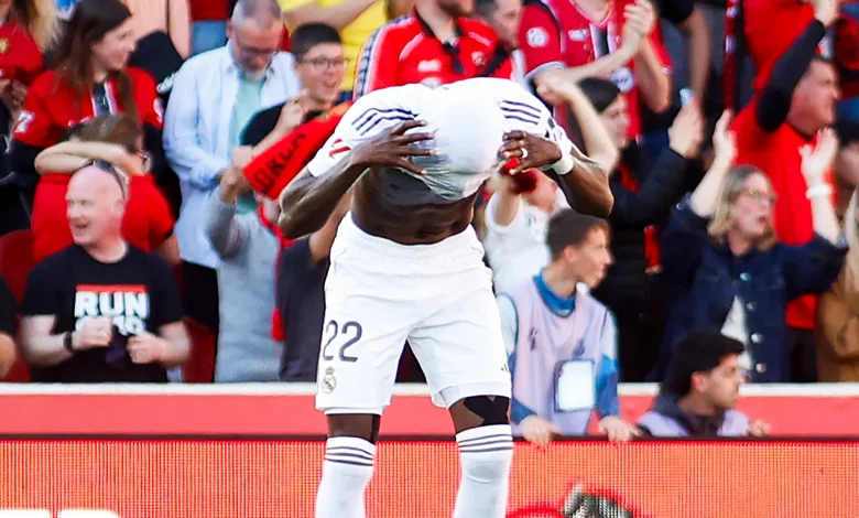 Cameras capture the row... Rüdiger clashes with Carreras