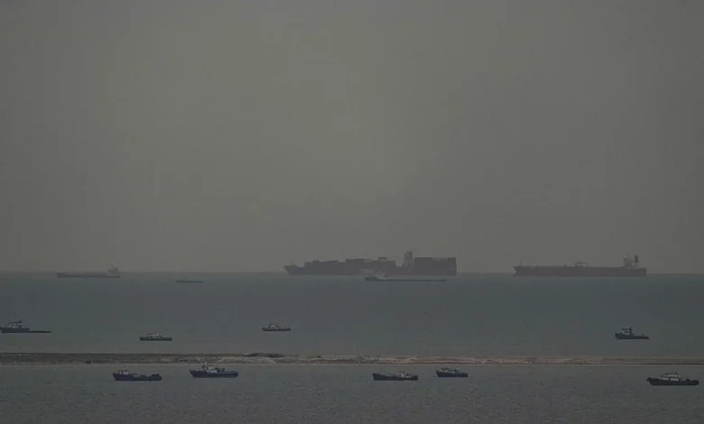 Ceasefire threatened as Iran closes strait again and Trump warns US troops are to remain