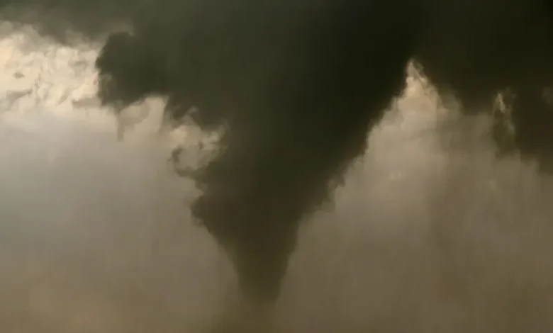 Chicago weather: Live updates as severe storms threaten area with damaging winds, tornado risk