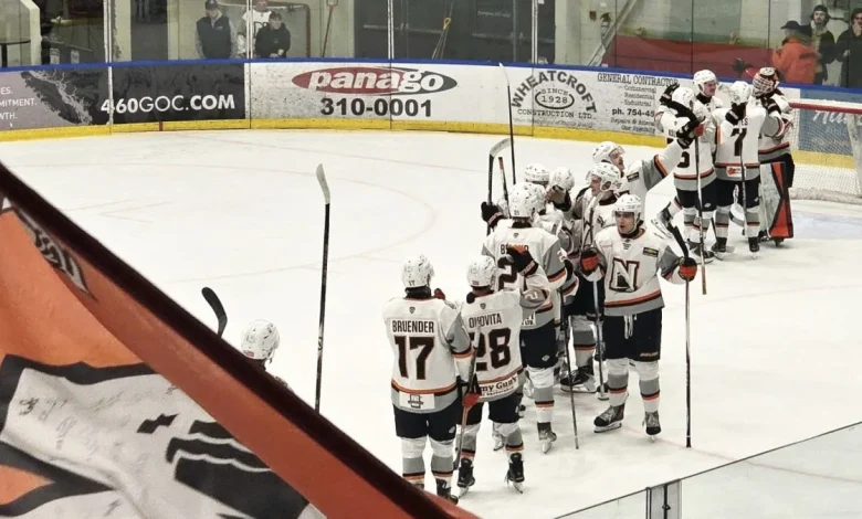 Clippers comeback to beat the Bulldogs for second straight playoff win