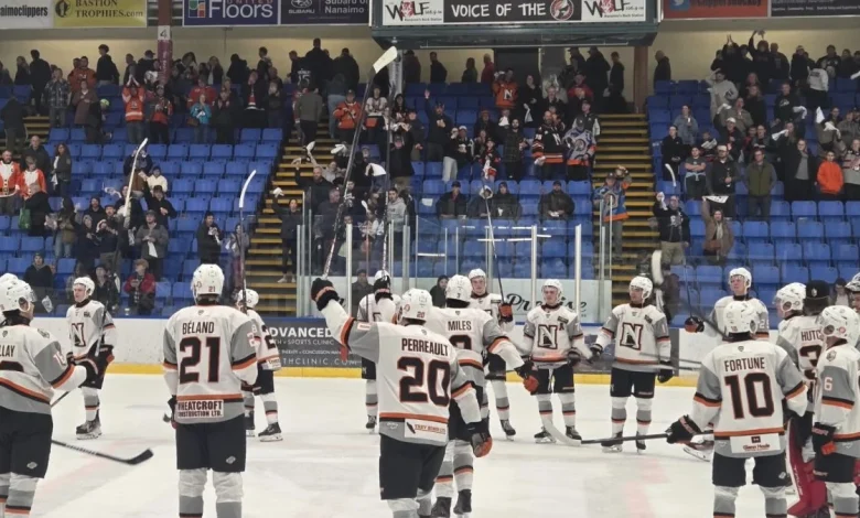 Clippers pull out late Game 1 victory over Bulldogs