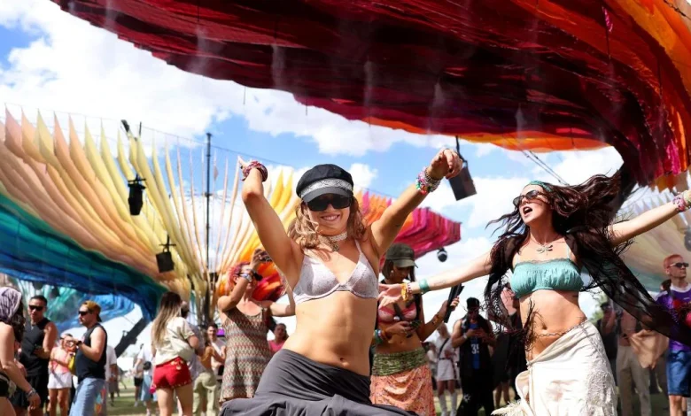 Coachella 2026 Live Updates: Sabrina Carpenter's desert takeover; Bini makes P-pop history