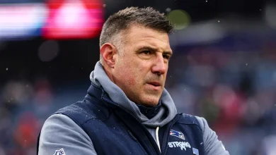 Dianna Russini won't be reporting amid review of NFL coverage after photos with Patriots coach Mike Vrabel