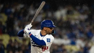 Dodgers place Mookie Betts on IL, recall Hyeseong Kim