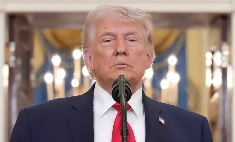 Donald Trump transporté à l’hôpital ? Son porte-parole réagit après de vives inquiétudes sur sa santé