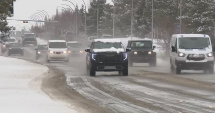 Edmonton gets another spring snowfall — but there are benefits