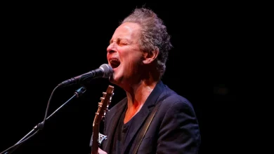Ex-Fleetwood Mac member Lindsey Buckingham attacked by woman in Santa Monica