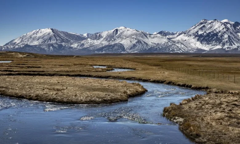 Extreme heats leaves California mountains in a snow drought