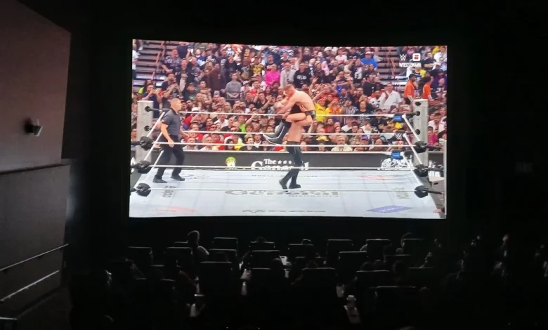 Fan-friendly theater atmosphere offsets a ‘meh’ WrestleMania Saturday