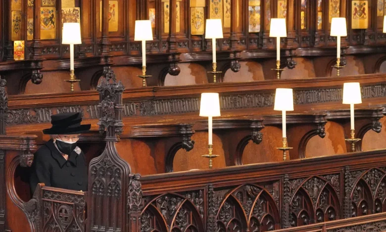 Five years on, the image of Queen Elizabeth II alone at Prince Philip's funeral is still a ‘heartbreaking’ testament to a world in turmoil