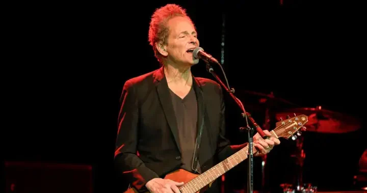 Fleetwood Mac’s Lindsey Buckingham attacked by woman in California: report