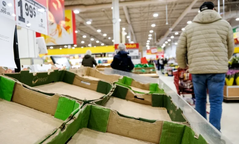 Grève dans un centre de distribution de Metro | Pénurie de fruits et légumes chez Metro et Super C
