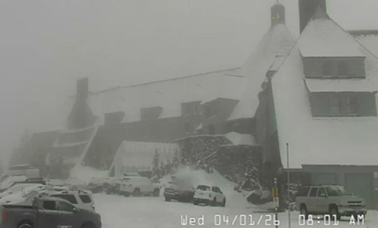 Heavy Cascades snow expected Wednesday; temps heat up into the 70s this weekend