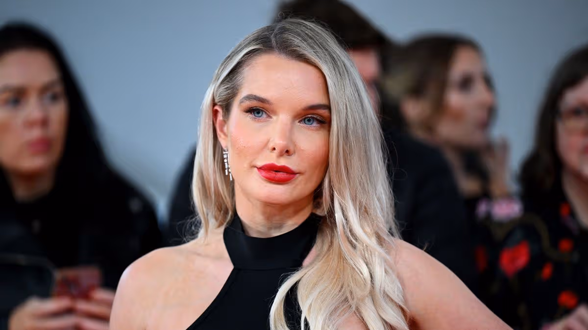 Helen Flanagan's tears after addressing 'throuple' rumours with I'm A Celeb's David Haye