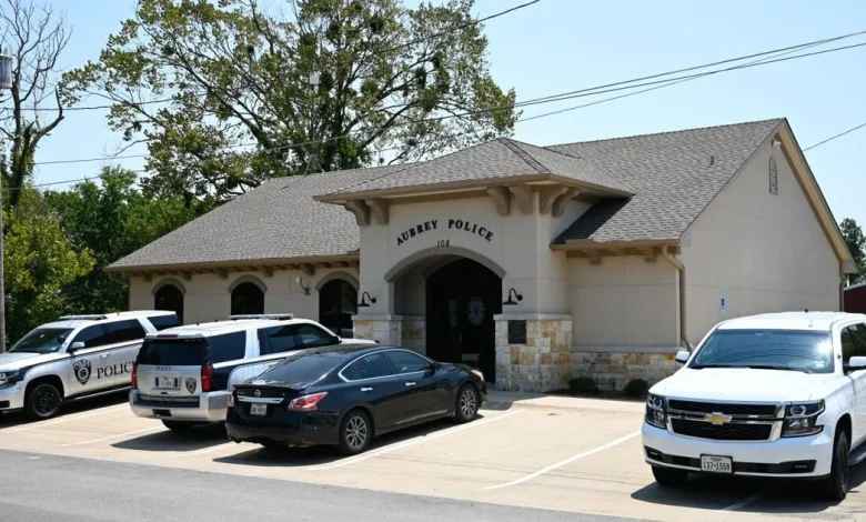 Hostage situation ongoing after 20 hours for woman captive at Aubrey-area home - Denton Record-Chronicle