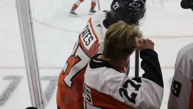 How a Flyers fan became a part of Noah Cates' warmup routine