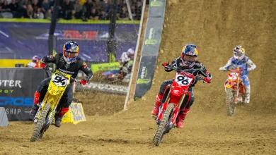 Hunter Lawrence holeshots, Ken Roczen takes the lead early