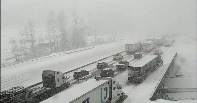 I-90 closed at Snoqualmie Pass, multiple crashes blocking both lanes