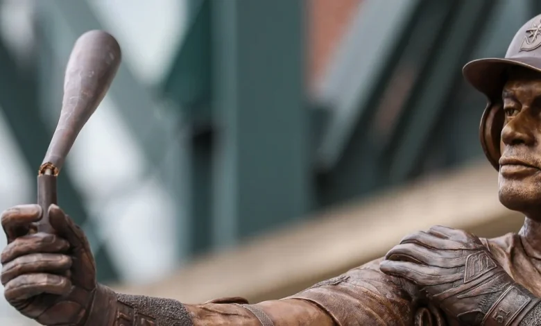 Ichiro statue unveiled with broken bat by Seattle Mariners in ceremony that went foul