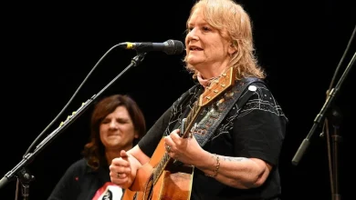 Indigo Girls' Emily Saliers Reveals Conditions Affecting Her Vocals