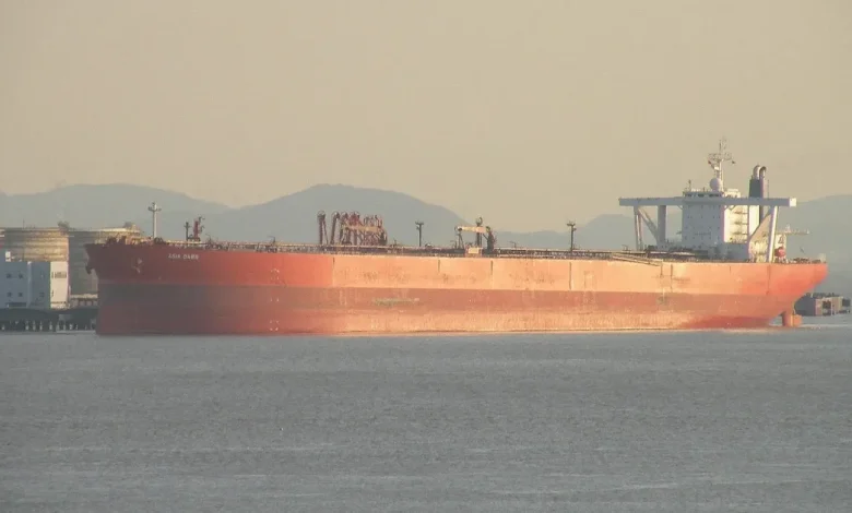 Iran claims oil tanker transits Strait of Hormuz amid U.S. blockade on Iranian ports