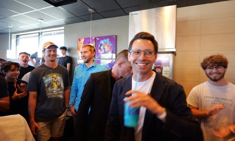 James Fishback draws hundreds to late-night campaign rally at Orlando Taco Bell