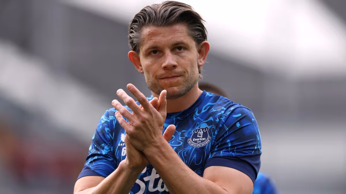 James Tarkowski apologized to Liverpool star over horror challenge after Gary Neville verdict