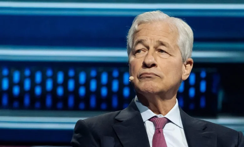 Jamie Dimon Predicts AI Will Cut Work Week to 3.5 Days, Cure Cancer