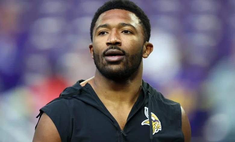 Jonathan Greenard made appearance at Sixers game with Big Dom