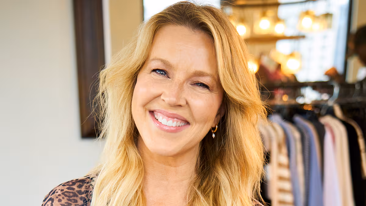 Julie Bélanger quittera «Ça finit bien la semaine»: «J’aurais pu continuer, j’y ai pensé, mais ça aurait été malhonnête de ma part»