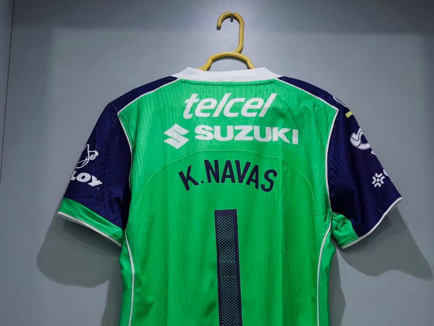 Keylor Navas enloquece a todo México con una doble parada ante Chivas de Guadalajara