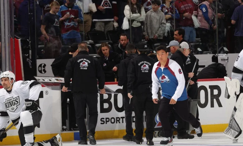 Kings coach gets showered in glass in scary fan scene during NHL playoffs