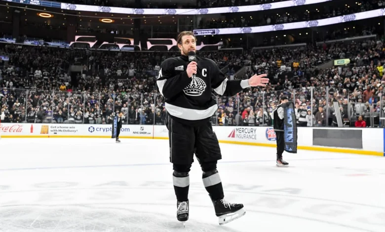 Kopitar gives emotional speech after final home game