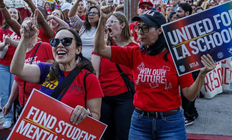 LAUSD strike updates: Last-ditch negotiations stretch past midnight