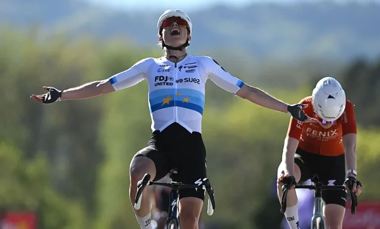 La Flèche Wallonne Femmes: Demi Vollering delivers victory with Mur de Huy acceleration and holds off surging Puck Pieterse