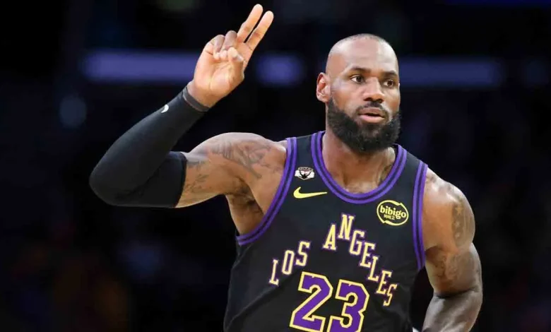 LeBron James reaches 12,000 assists as Lakers trounce Suns