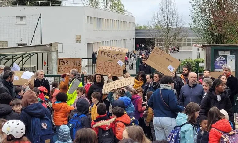 L’école de Mazaire de La Chapelle-sur-Erdre bloquée par des parents en colère