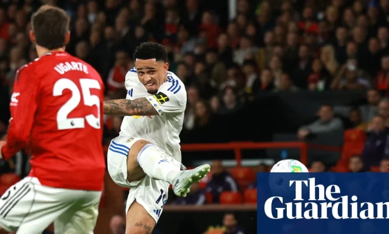 Leeds stun Manchester United after Okafor double and Martínez red card for hair-pull | Premier League