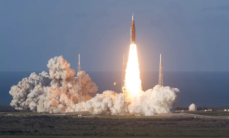 Lincoln Laboratory laser communications terminal launches on historic Artemis II moon mission | MIT News