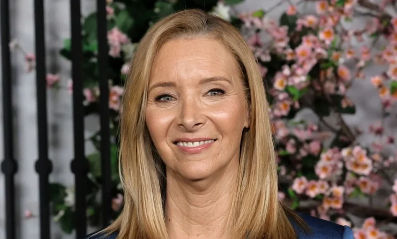 Lisa Kudrow Says Sitcoms Are Afraid to Make Audiences 'Uncomfortable'