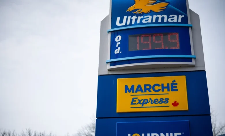 Litre d’essence à 2 $ | « Chaque fois que je remplis, c’est plus cher »