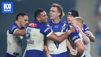 Live: Bulldogs dominating powerless Panthers in stunning boilover