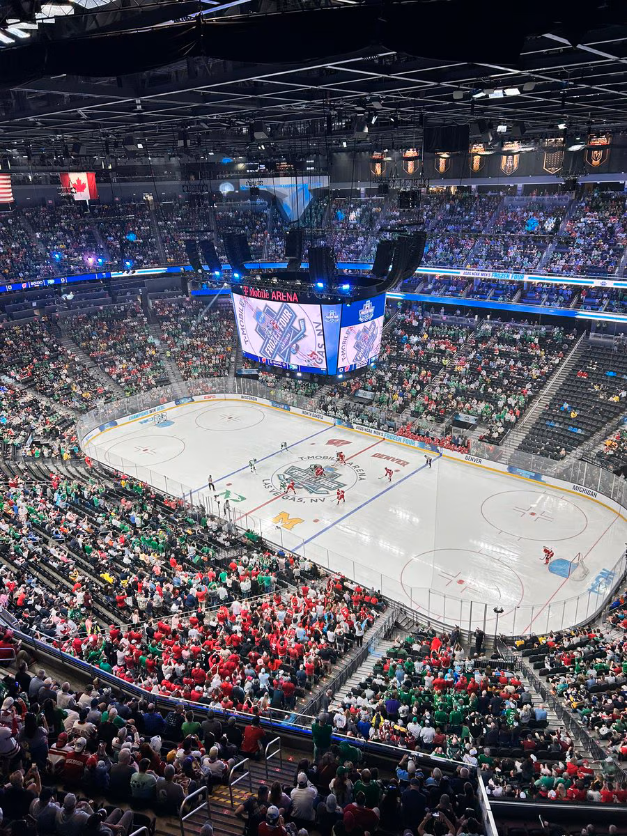 Live updates: North Dakota vs. Wisconsin in the Men's Frozen Four