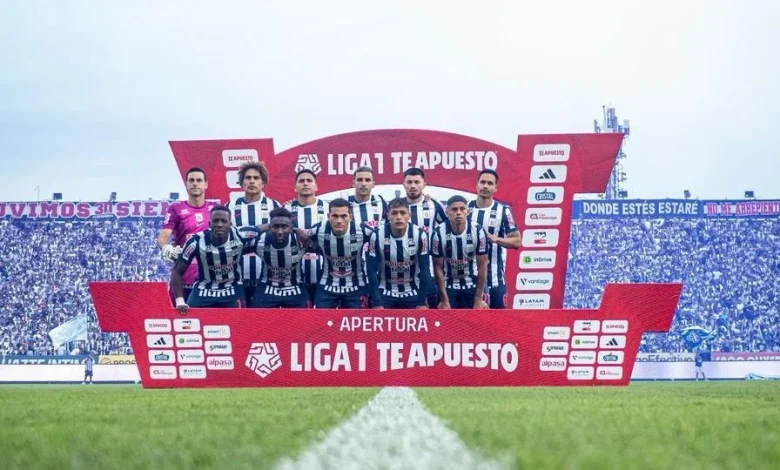 Los posibles onces de Universitario y Alianza Lima para el clásico del fútbol peruano