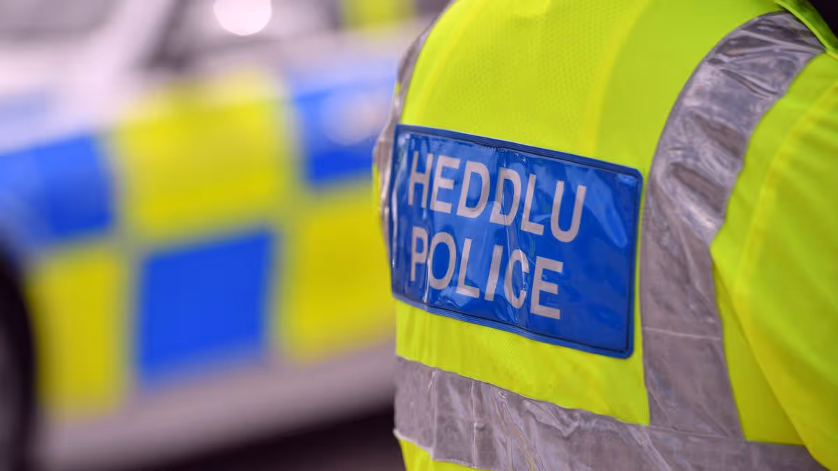 M4 partially closed after serious collision as drivers told to avoid area