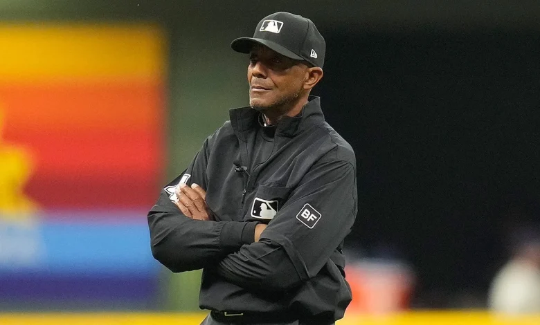 MLB umpire CB Bucknor ridiculed for bad call