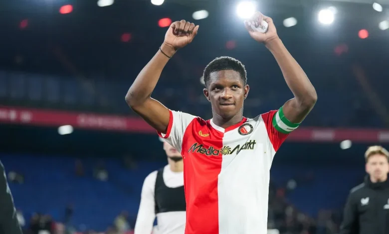 Manchester City monitora prodígio neerlandês para janela do meio do ano