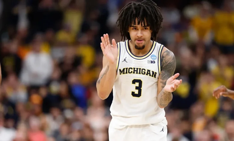 Michigan PG Elliot Cadeau evaluated by doctors due to allergic reaction